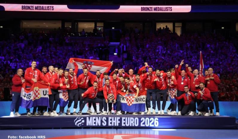 'Organiziranog dočeka brončanih heroja u Zagrebu neće biti -jer nije prihvaćena želja igrača da pjeva Thompson' - službeno priopćili iz Hrvatskog rukometnog saveza