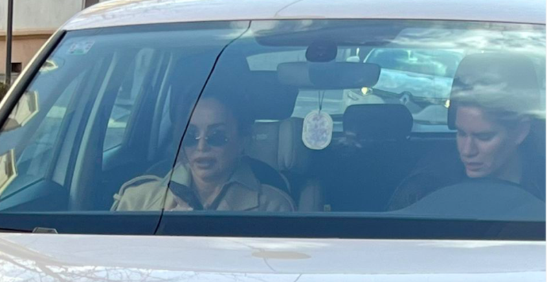 Severina strijeljala pogledom nakon posjeta modnom dućanu, snimili smo očajni izraz lica pjevačice kad je sjela u auto s nećakom!