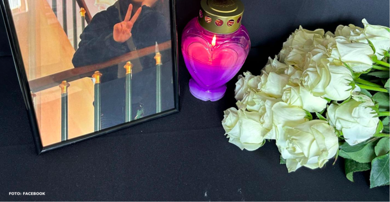 Od ZG srednjoškolke (16) koju je usmrtila mama opraštaju se u njenoj školi, svima se srce slama kad vide sliku prekrasne djevojke koja pokazuje znak pobjede