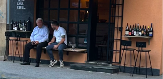 Dok Đakić proziva Miletića da se 'Bogu moli, a đavlu služi', klanja se bogu Dionizu, završio kod bačve od 500 litara nakon Sabora
